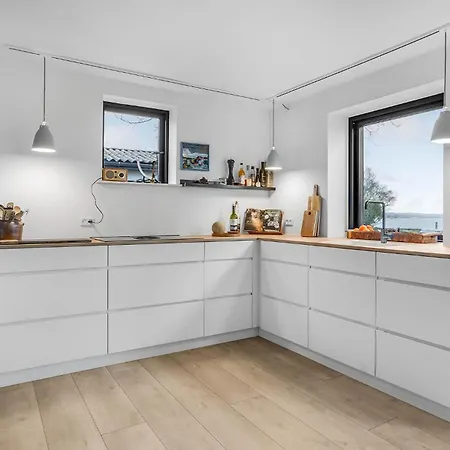 Holiday home Gorgeous In With Kitchen *
