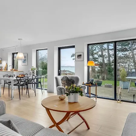 Holiday home Gorgeous In With Kitchen *
