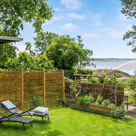 Gorgeous In With Kitchen Holiday home